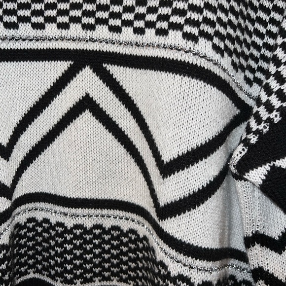 XL Zara Sweater Holiday - Picture 5 of 7
